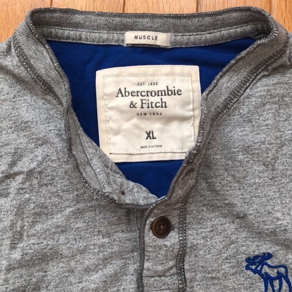 Abercrombie & Fitch - Picture 3 of 4